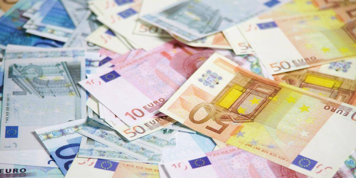 Verejný dlh štátu na jedného Slováka predstavoval 7593 eur