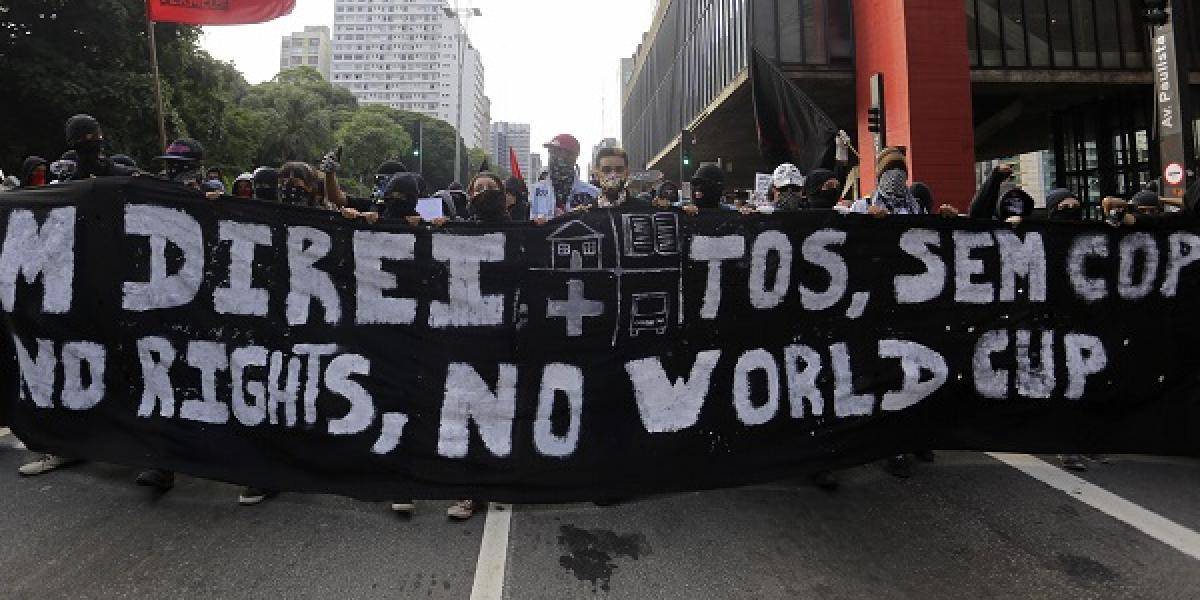 Tisícka Brazílčanov protestovala proti majstrovstvám sveta vo futbale 