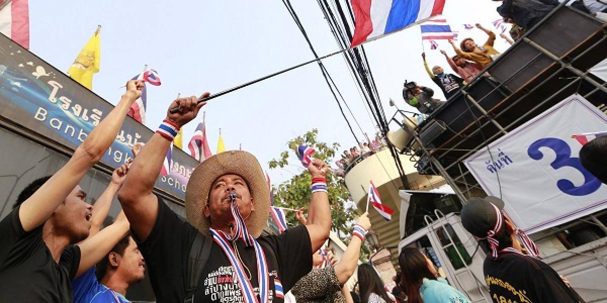 V Bangkoku zastrelili lídra protestného hnutia