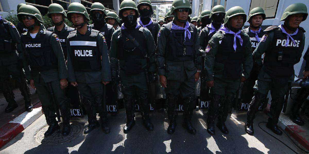 Na voľby bude v Bangkoku dohliadať 10 000 policajtov