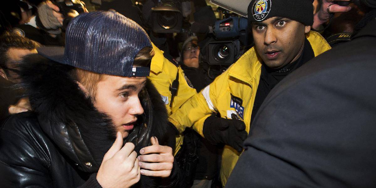 Justin Bieber opäť na polícii: Napadol vodiča limuzíny!