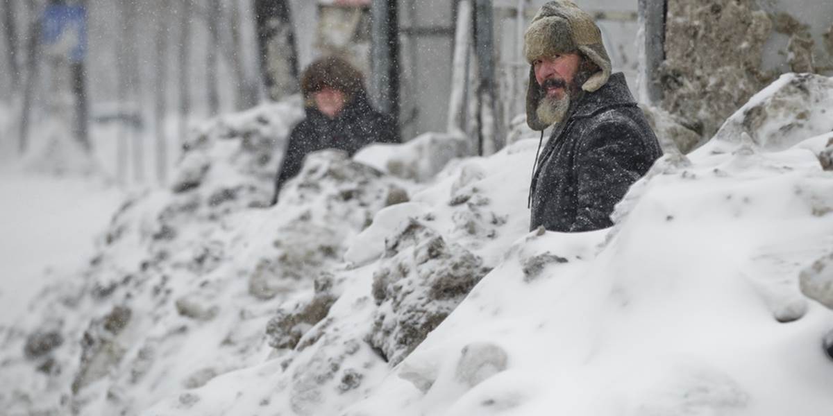 Juhozápad Rakúska zápasí so snehom, zahynuli 2 ľudia