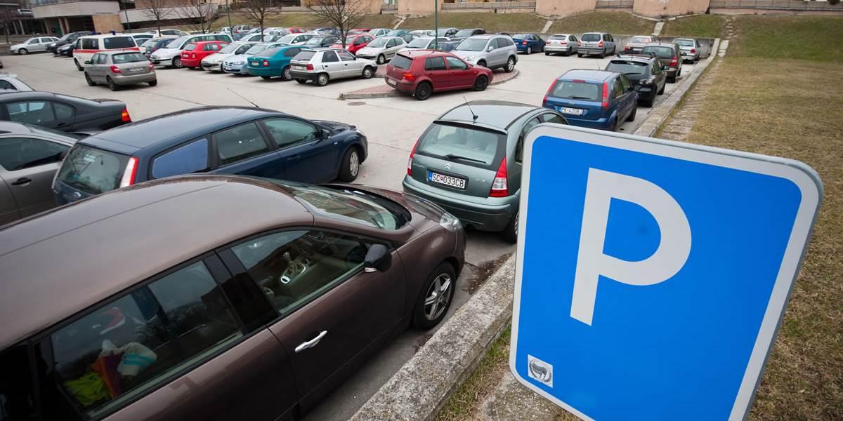 V Petržalke pribudne 100 parkovacích miest