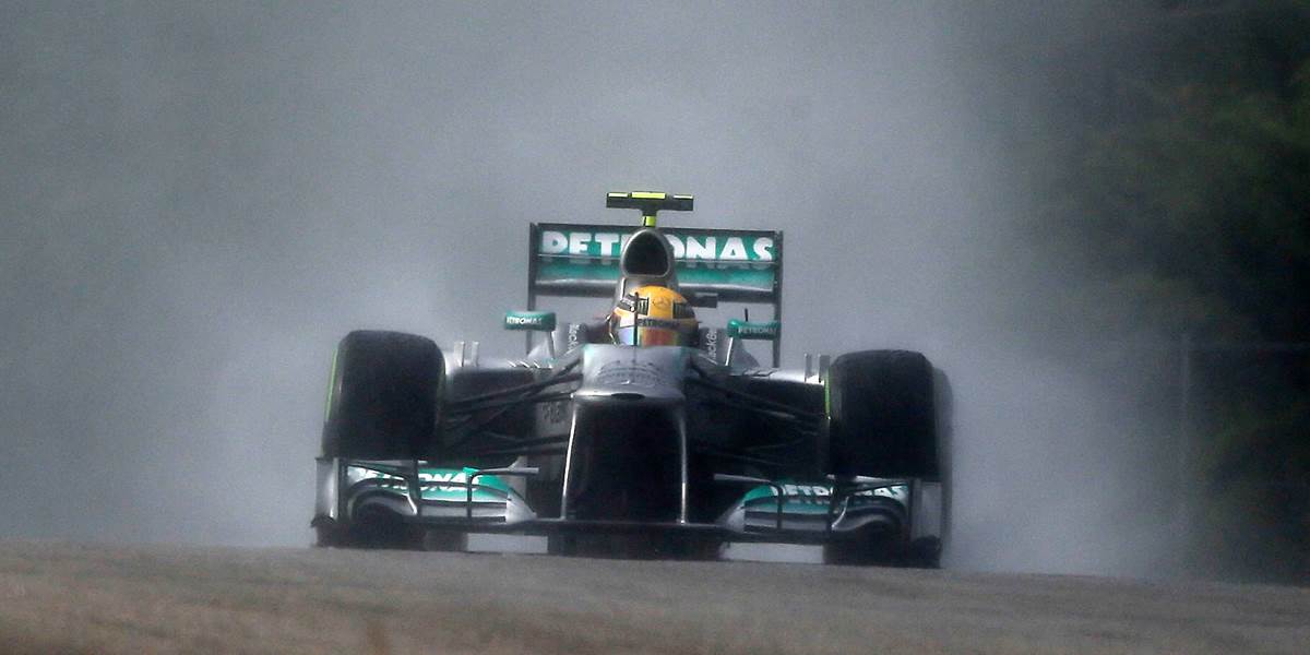 F1: Mercedes odmieta status favorita po úvodných testoch