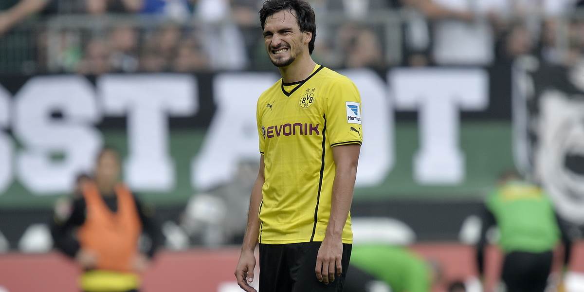 Hummels bude pre zranenie chýbať Dortmundu ďalšie dva týždne