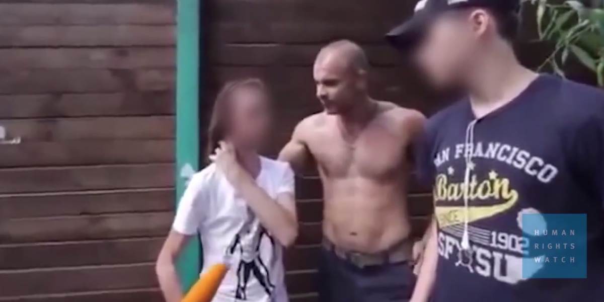 VIDEO V tejto krajine sa odohráva olympiáda: Takto v Rusku bijú homosexuálov!