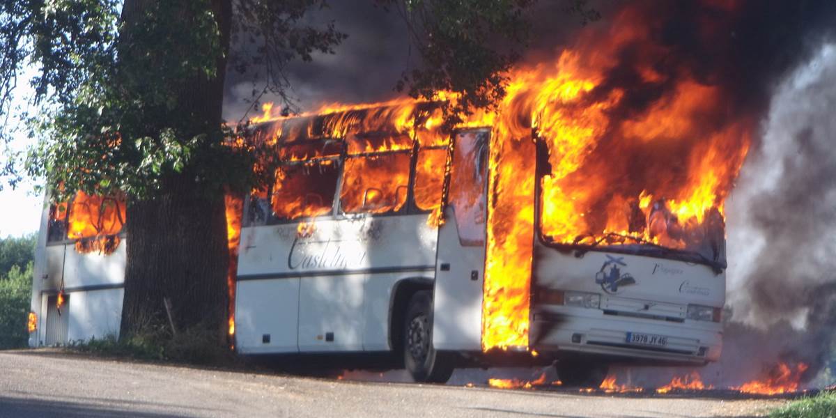 Tragická nehoda v Argentíne: Pri zrážke nákladného auta s autobusom zhorelo 18 ľudí!