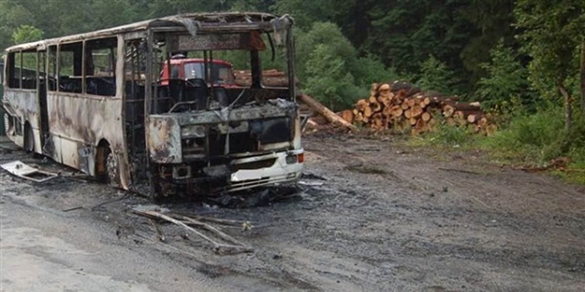 Na Donovaloch zhorel autobus