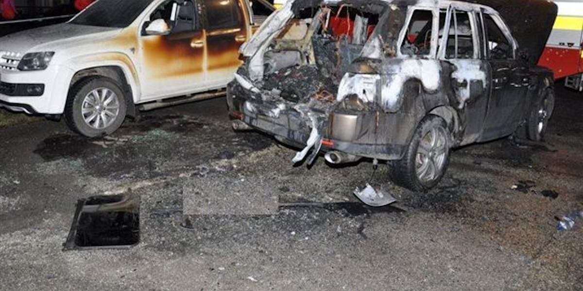 Horeli autá, predbežné škody takmer 60-tisíc eur!
