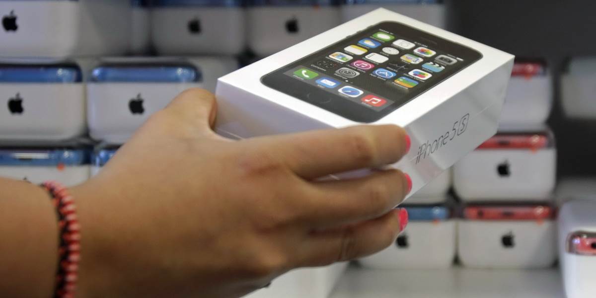 Na bratislavskom letisku zaistili falošné telefóny iPhone