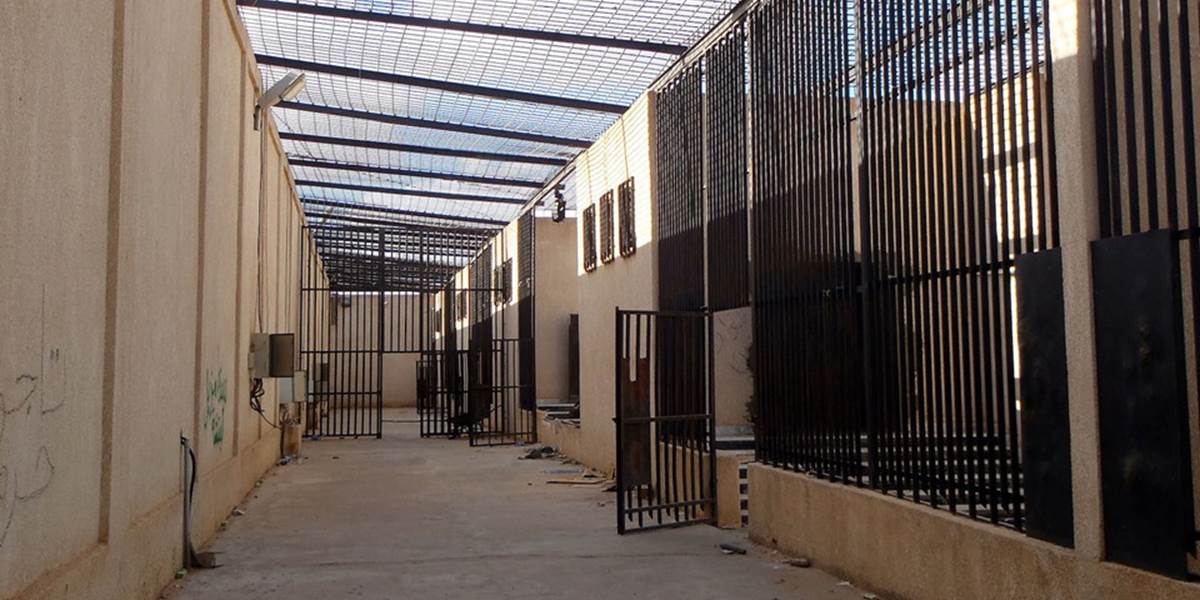 Z líbyjského väzenia v meste Zlitán ušlo 92 zadržiavaných osôb!