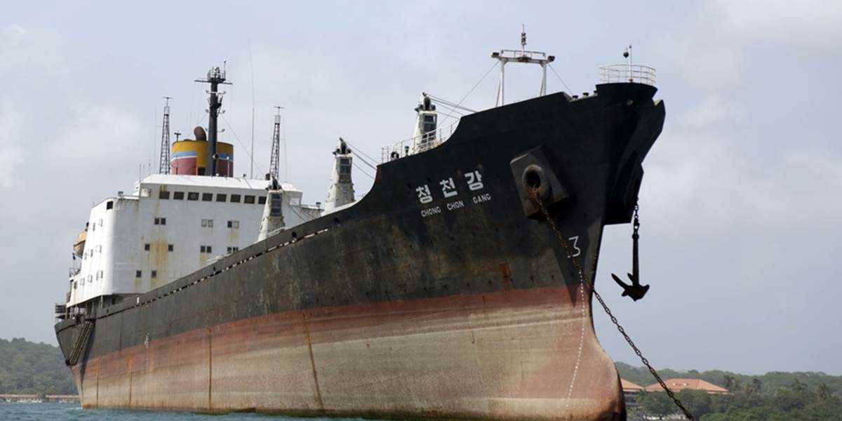 Severokórejská loď po mesiacoch odplávala