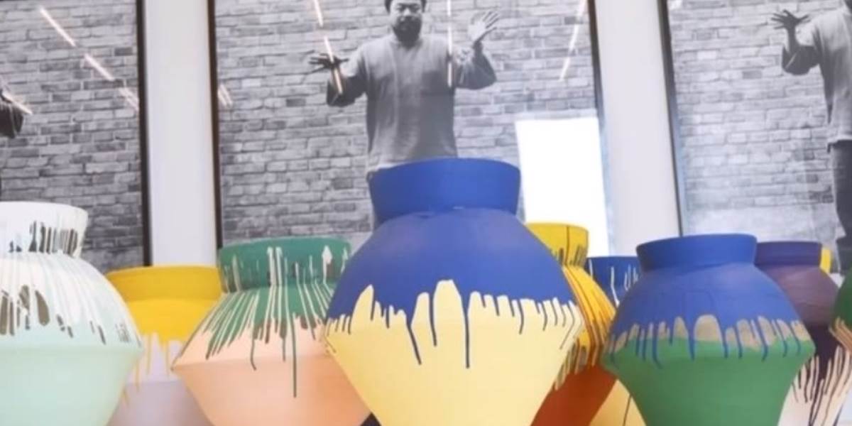 Návštevníka múzea obvinili: Úmyselne rozbil vázu za milión USD!