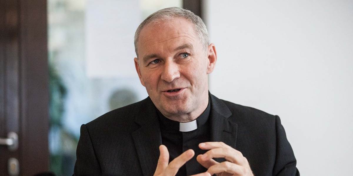 Českí biskupi poprosili pápeža, aby prijal Bezáka