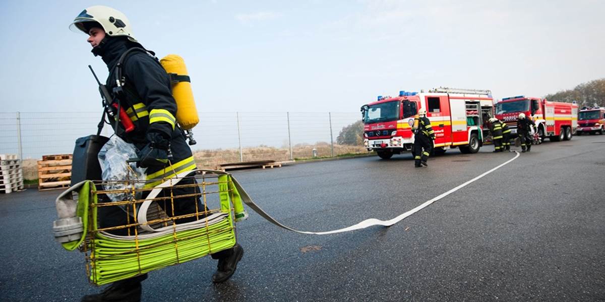 V Betlanovciach horela maštaľ: Zasahovalo sedem hasičov