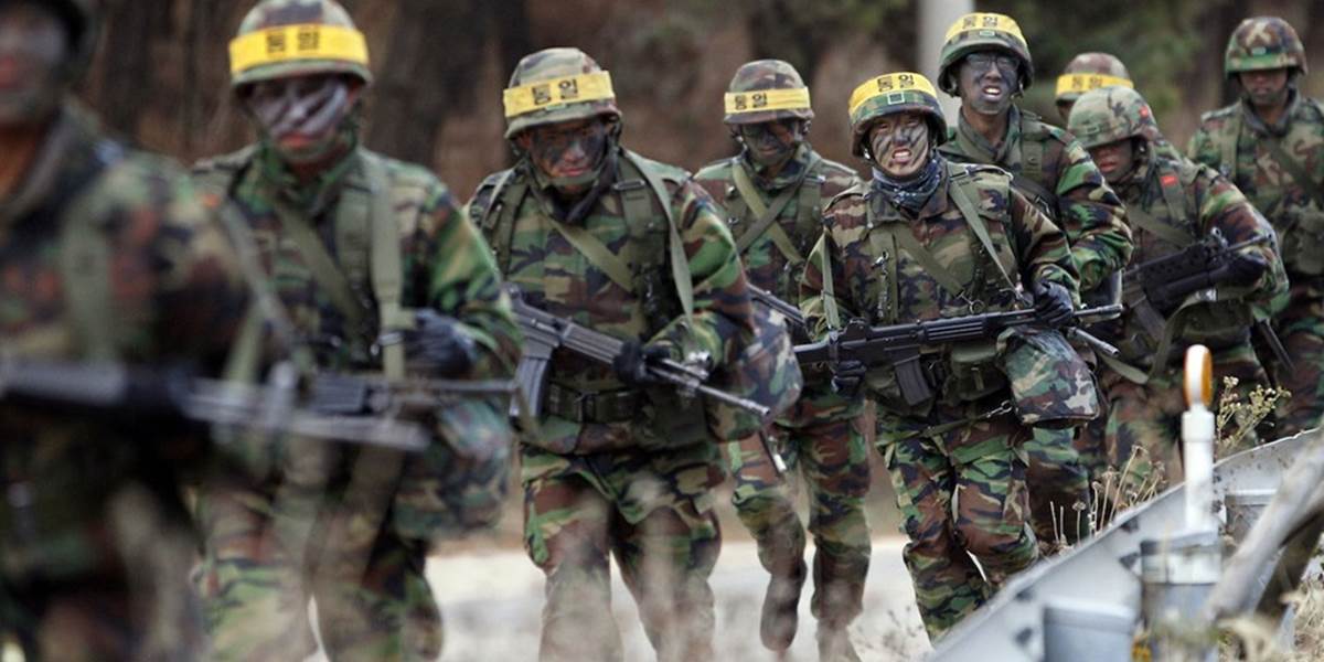 Južná Kórea a USA začali spoločné vojenské cvičenia