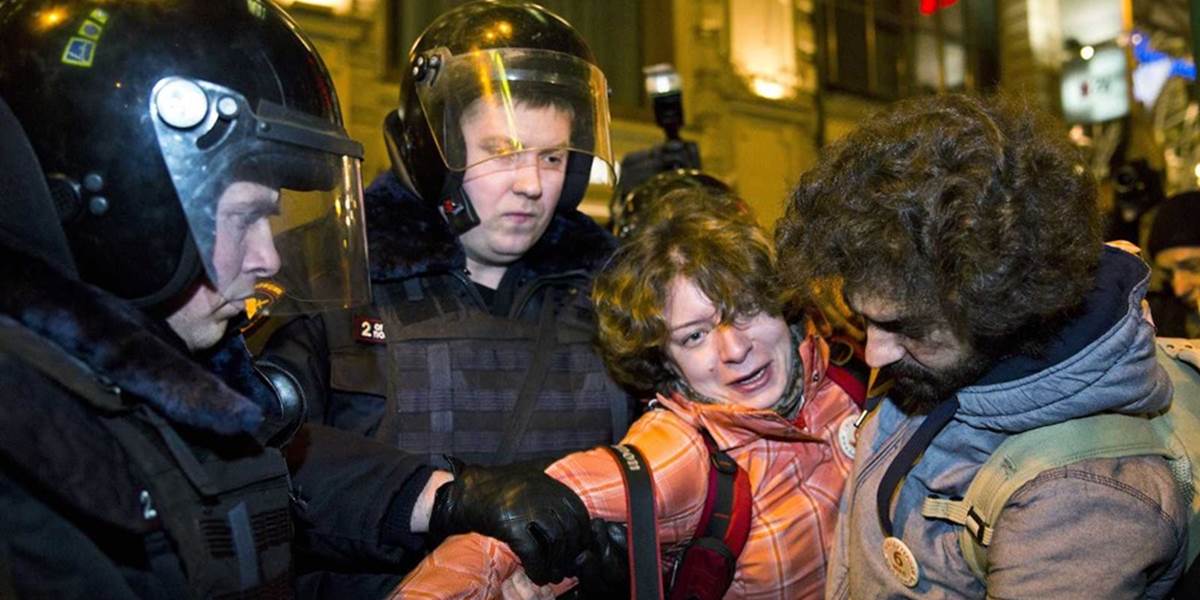 Pri demonštrácii za prepustenie politických väzňov v Moskve zadržali asi 420 ľudí!