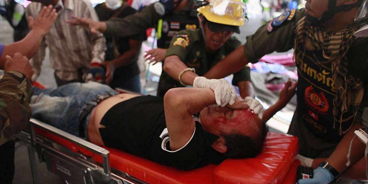 V Bangkoku sa zrútila nemocnica vo výstavbe, zomrelo 11 ľudí