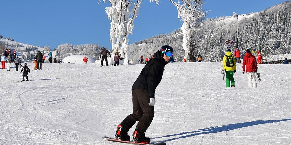 Prázdninujúci lyžiari môžu využiť veľmi dobré podmienky na Donovaloch či Táľoch