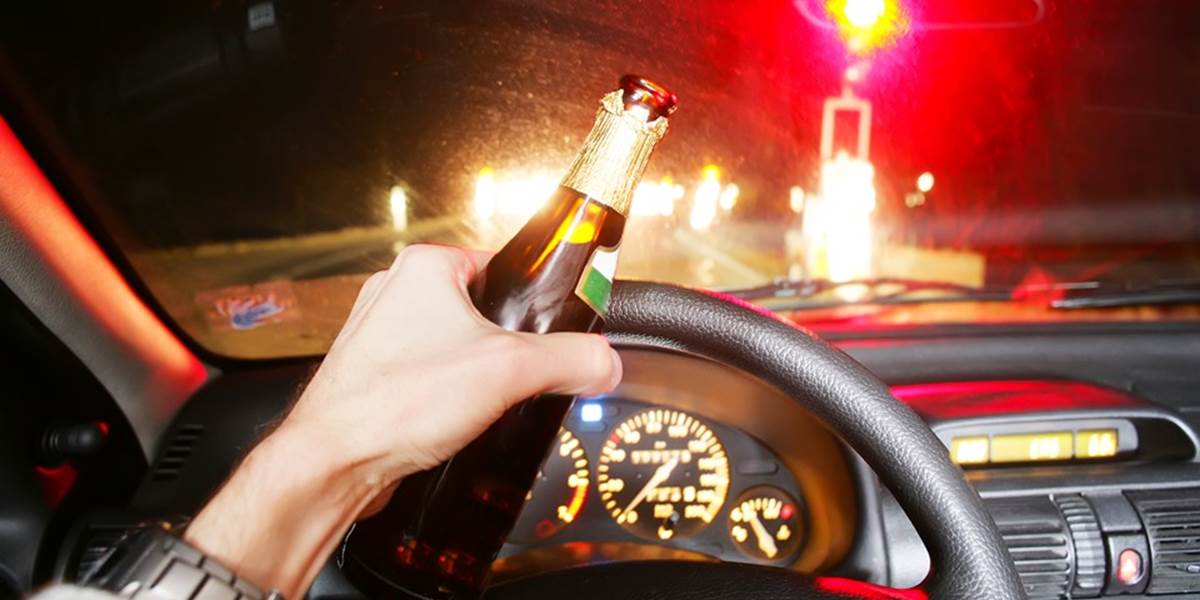 Muž z Dolnej Stredy šoféroval druhýkrát opitý, dostal doživotný zákaz