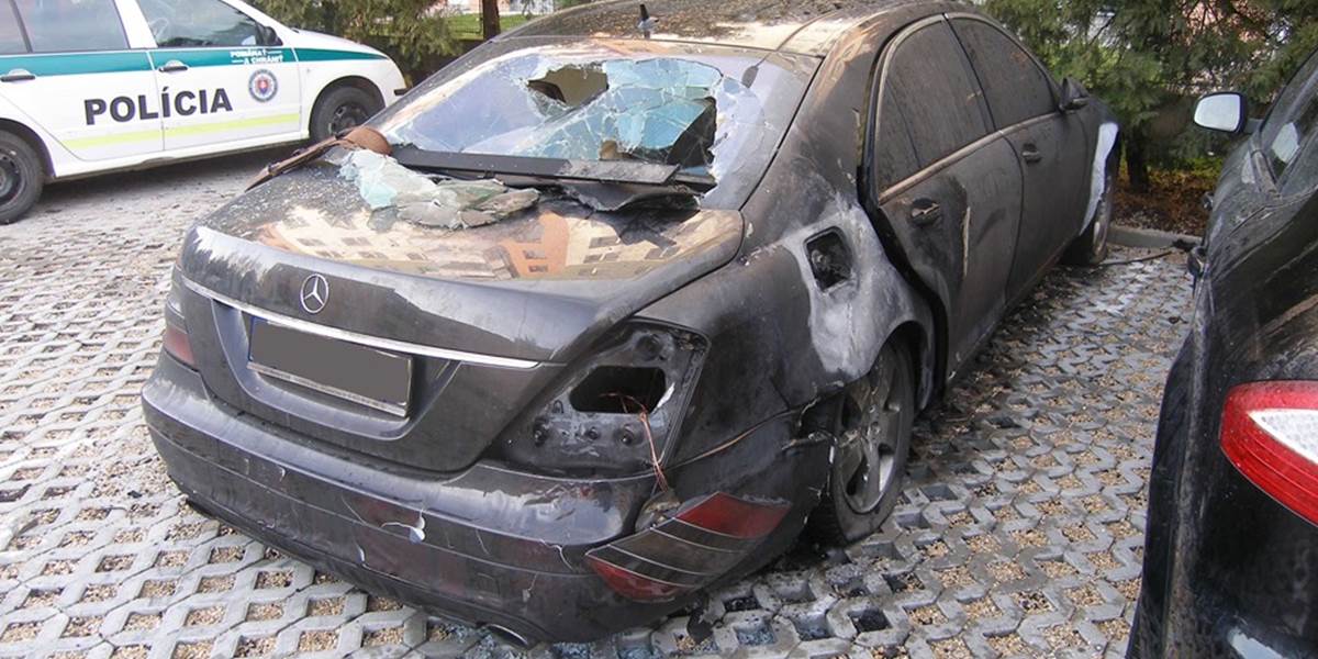 Dnešný požiar áut v Seredi spôsobil ich majiteľom škodu za 50.000 eur