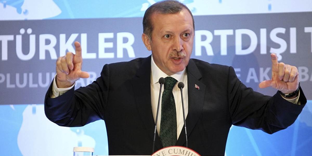 Turecký premiér Erdogan: Príď robiť politiku sem, odkázal duchovnému