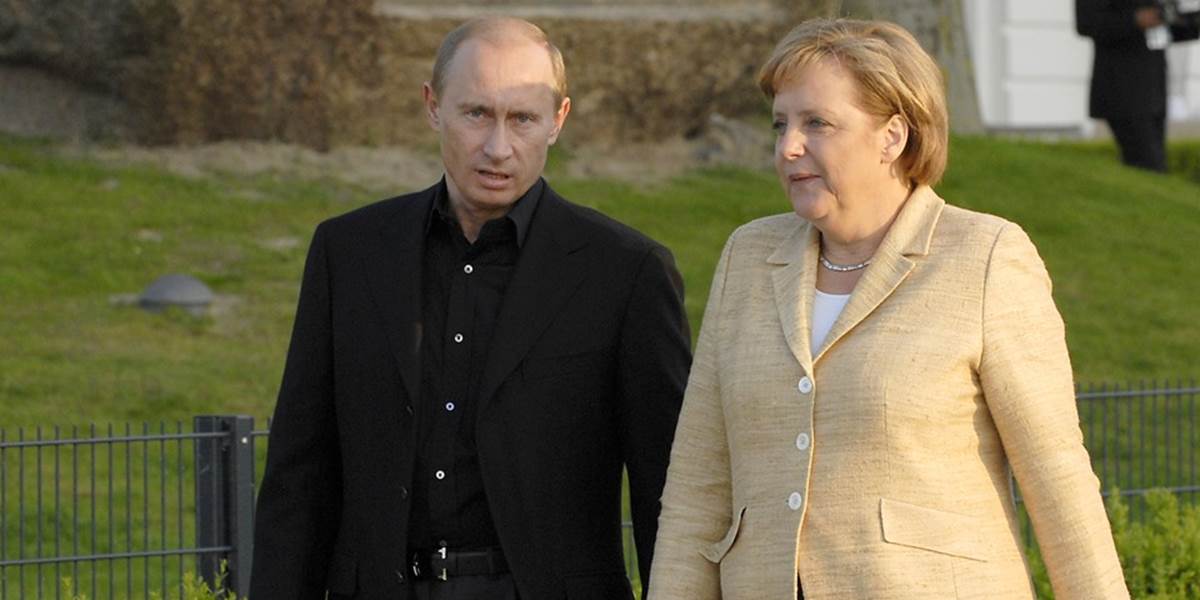 Putin ubezpečil Merkelovú, že kroky Moskvy sú primerané situácii