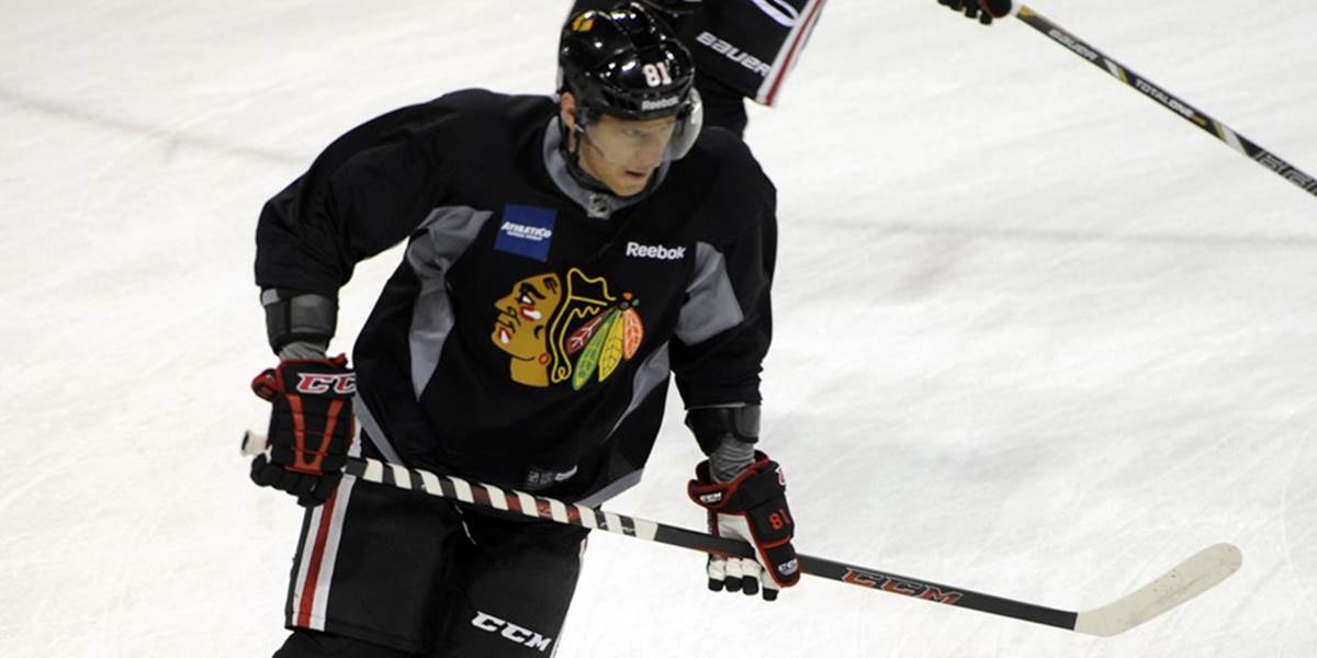 NHL: Zranenie v hornej časti tela vyradí Hossu na 2 až 3 týždne