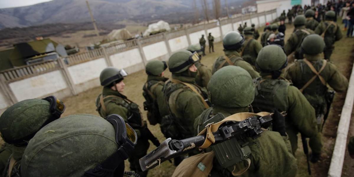 Rusko za týždeň premiestnilo na Krym 16-tisíc vojakov
