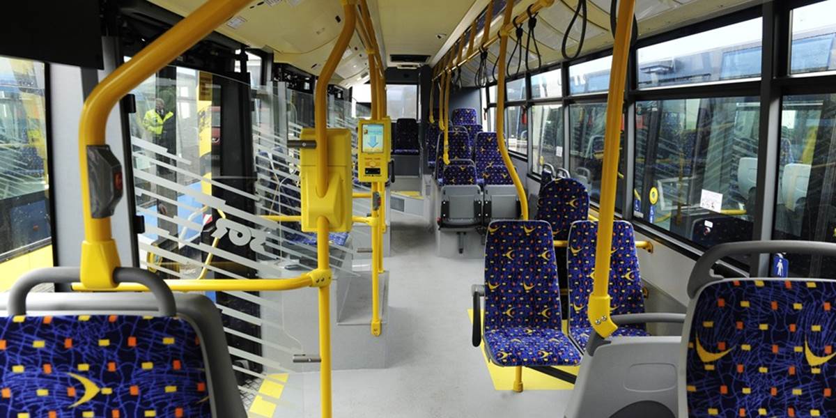 Cestujúci pozor: Po autobusoch sa pohybujú falošní revízori