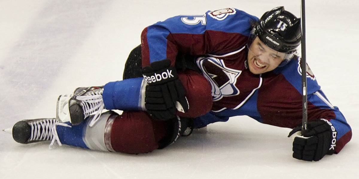NHL: Parenteau si poranil koleno a v základnej časti si už nezahrá