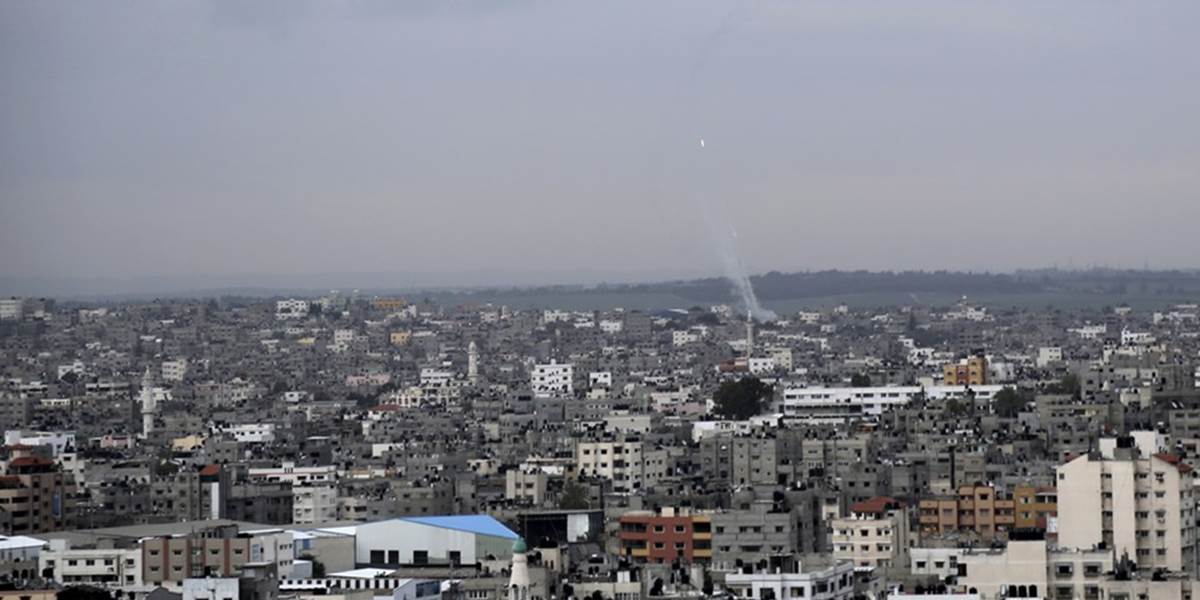 Militanti vypálili z Gazy ďalšie rakety