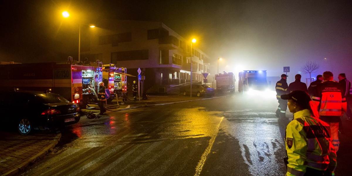 Rušná noc pri Košiciach: Vodič zišiel z cesty a prevrátil sa na strechu, nehodu neprežil