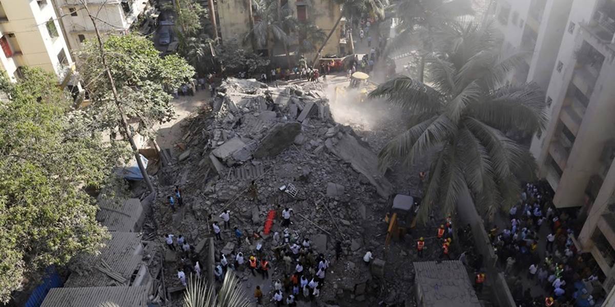 Pád budovy v Bombaji si vyžiadal najmenej 7 obetí