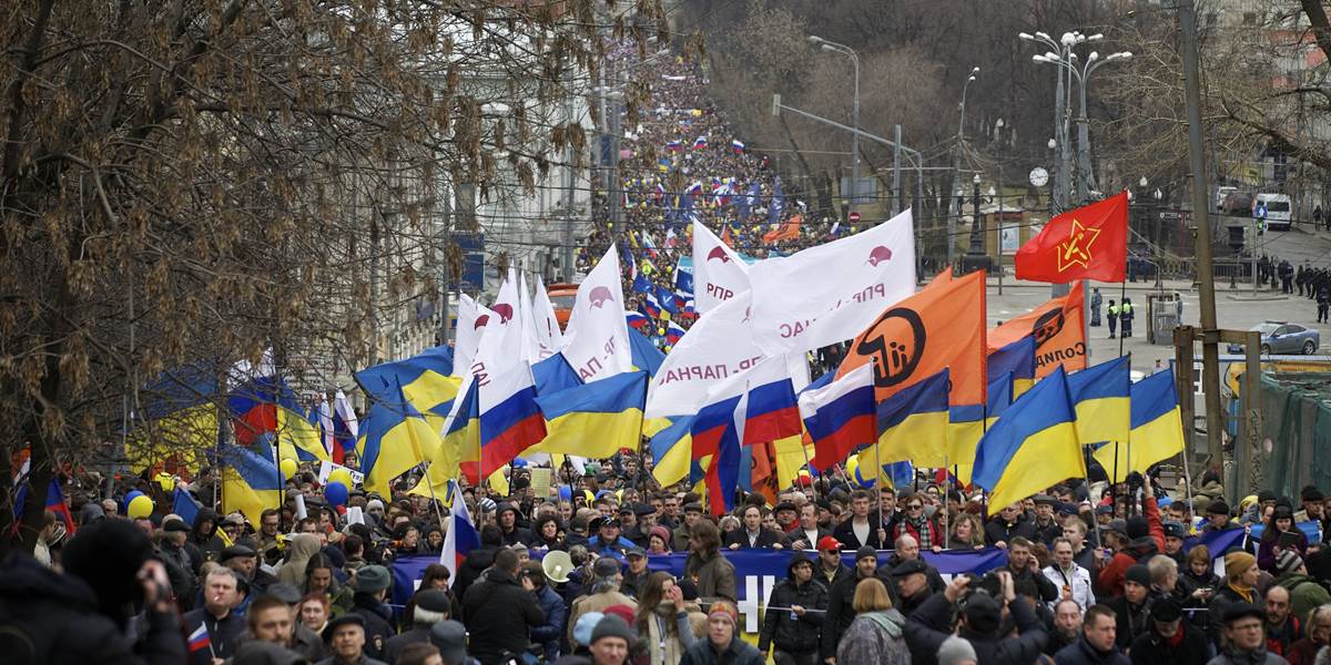 Konflikt na Ukrajine: Ruskí demonštranti vyšli do ulíc Moskvy proti okupácii Krymu