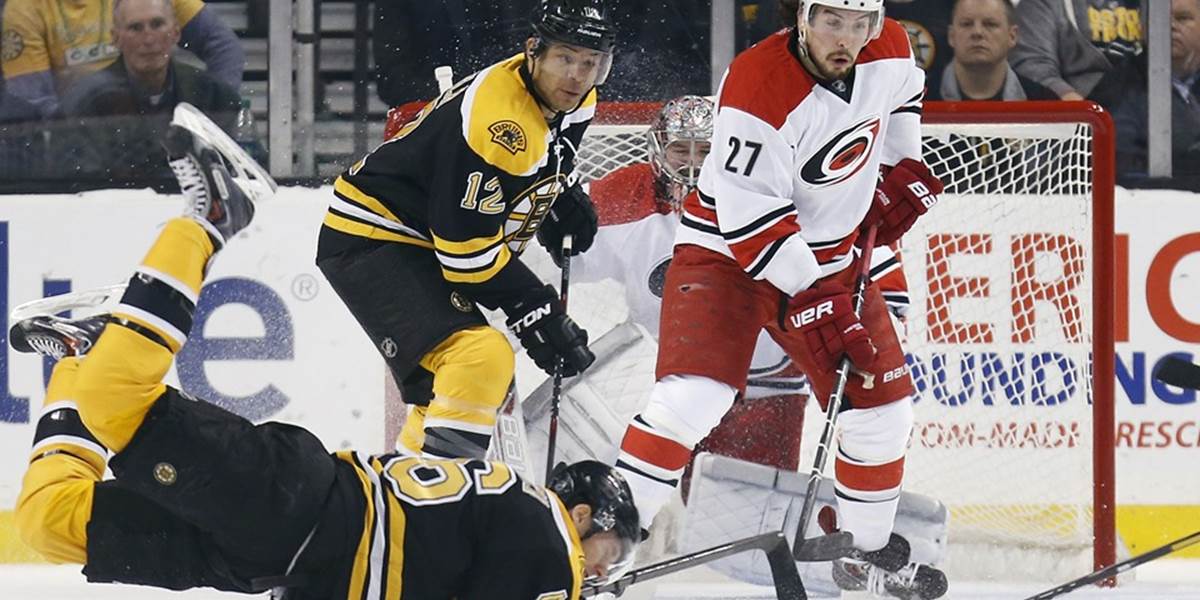 NHL: Tri asistencie Višňovského, Boston vyhral ôsmy duel za sebou