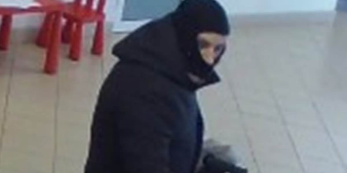 Ozbrojený lupič prepadol banku na Ružinovskej ulici v Bratislave