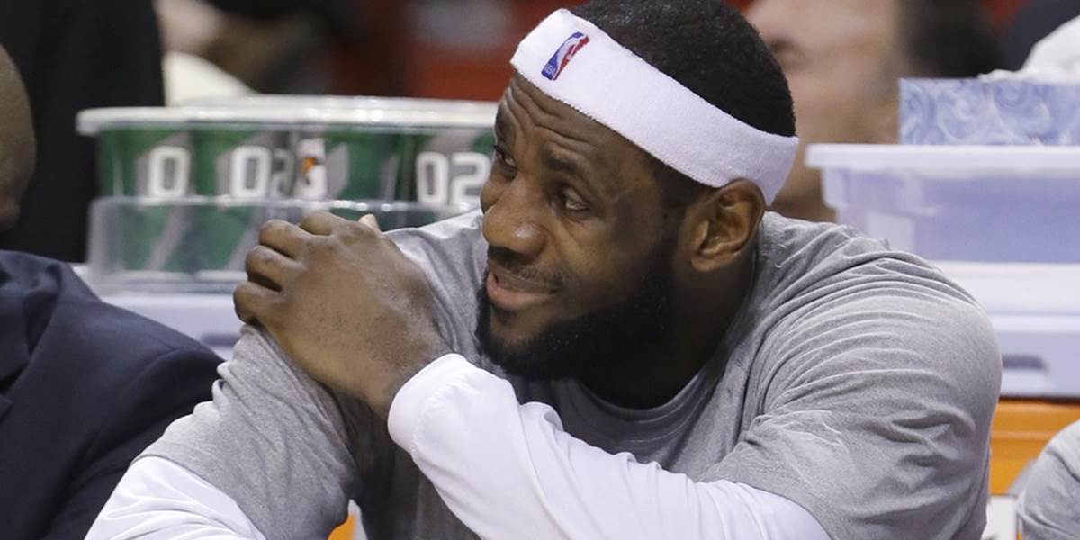 NBA: LeBron nechá na Cleveland, či vyradí jeho číslo