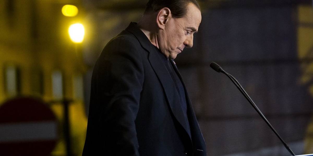 Berlusconi sa vzdal rytierskeho titulu