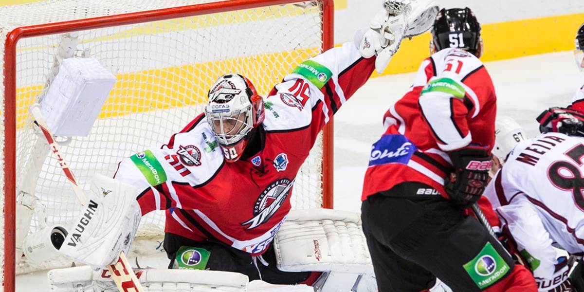 KHL: Azevedo trafil žrď Lacovej bránky, rozhodca uznal gól a Doneck cíti krivdu