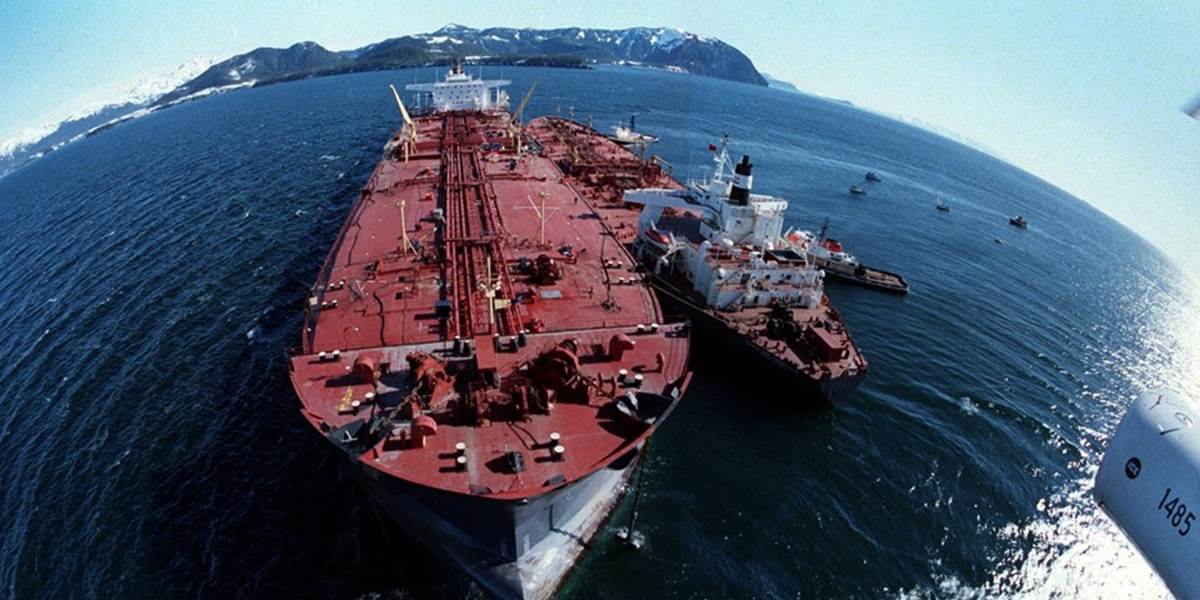 Spojené štáty vrátili líbyjskej vláde ukradnutý ropný tanker