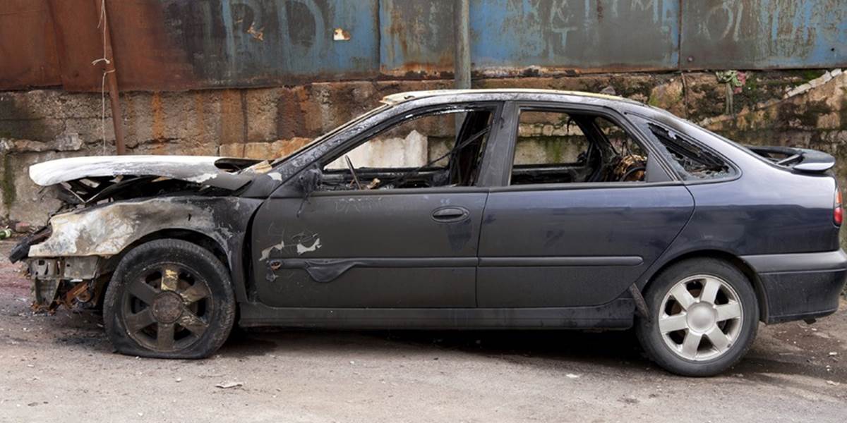 Na Spiši horeli autá: Polícia pátra po páchateľovi