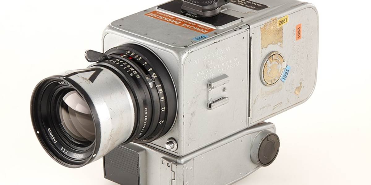 Fotoaparát, ktorý bol na Mesiaci, vydražili za 550-eur eur!