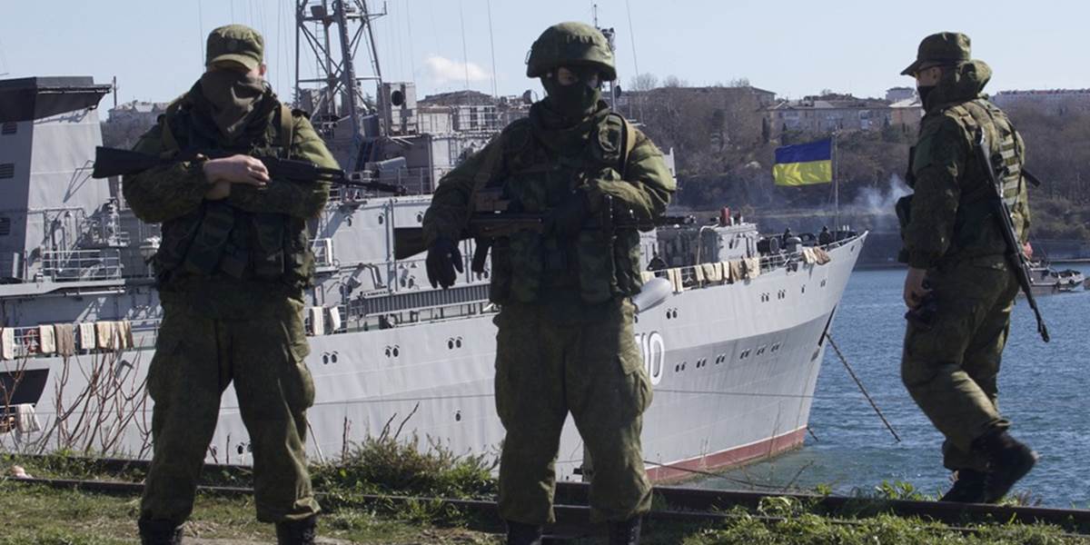 Situácia na Ukrajine: Ukrajina prišla o 50 lodí, ruské vlajky sú už na všetkých posádkach na Kryme