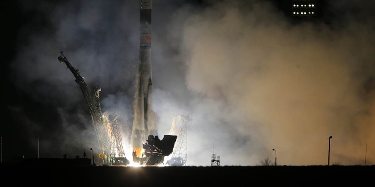 Kozmická raketa Sojuz s rusko-americkou posádkou úspešne odštartovala na ISS