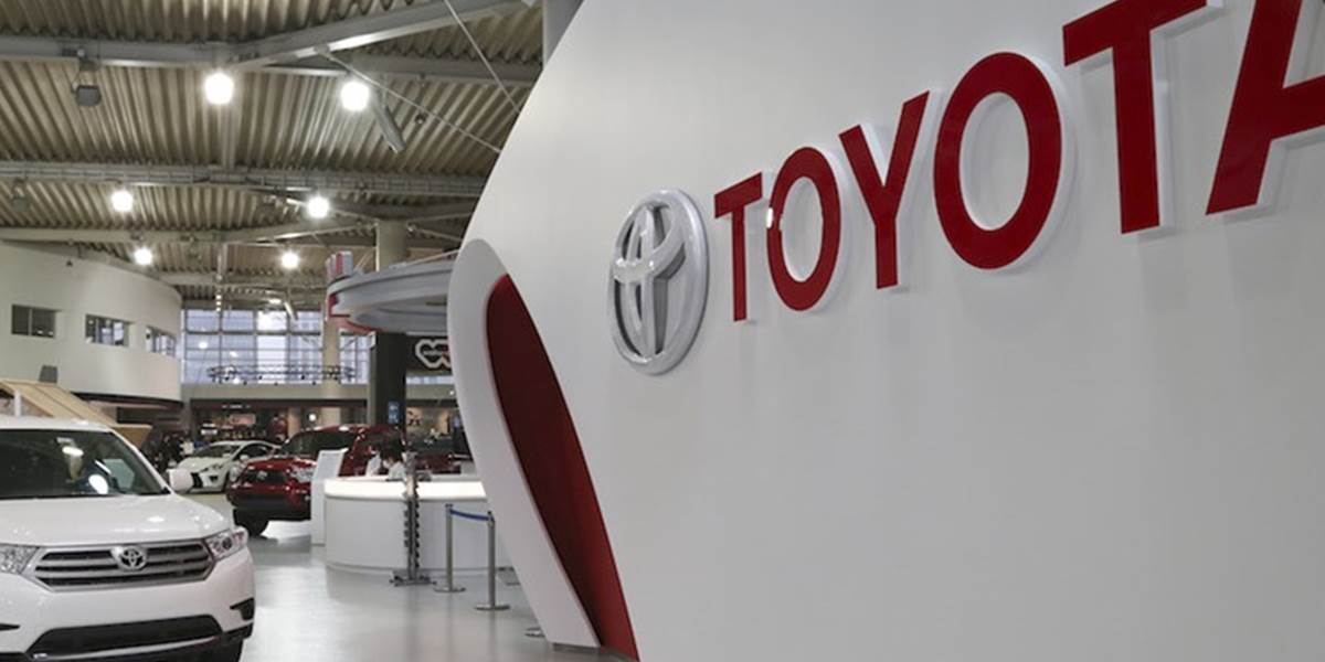Toyota a Honda uvedú v roku 2015 na trh autá na palivové články