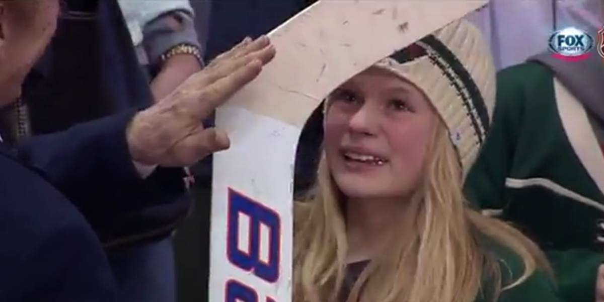 NHL: Brankár Bryzgalov venoval dievčaťu hokejku, rozplakalo sa