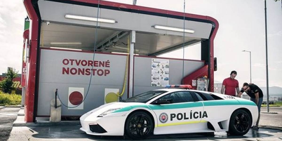 Slovenským policajtom už na diaľnici neujdete: Majú Lamborghini!