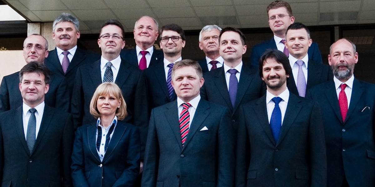 Ministri sa po Ficovom neúspechu schovávajú: Po rokovaní prišli k novinárom len Žiga a Počiatek