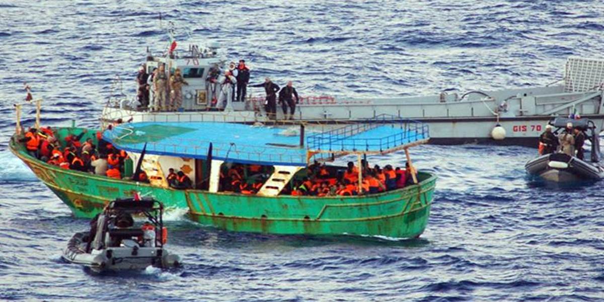Námorné sily pri Sicílii zachránili ďalších 730 migrantov